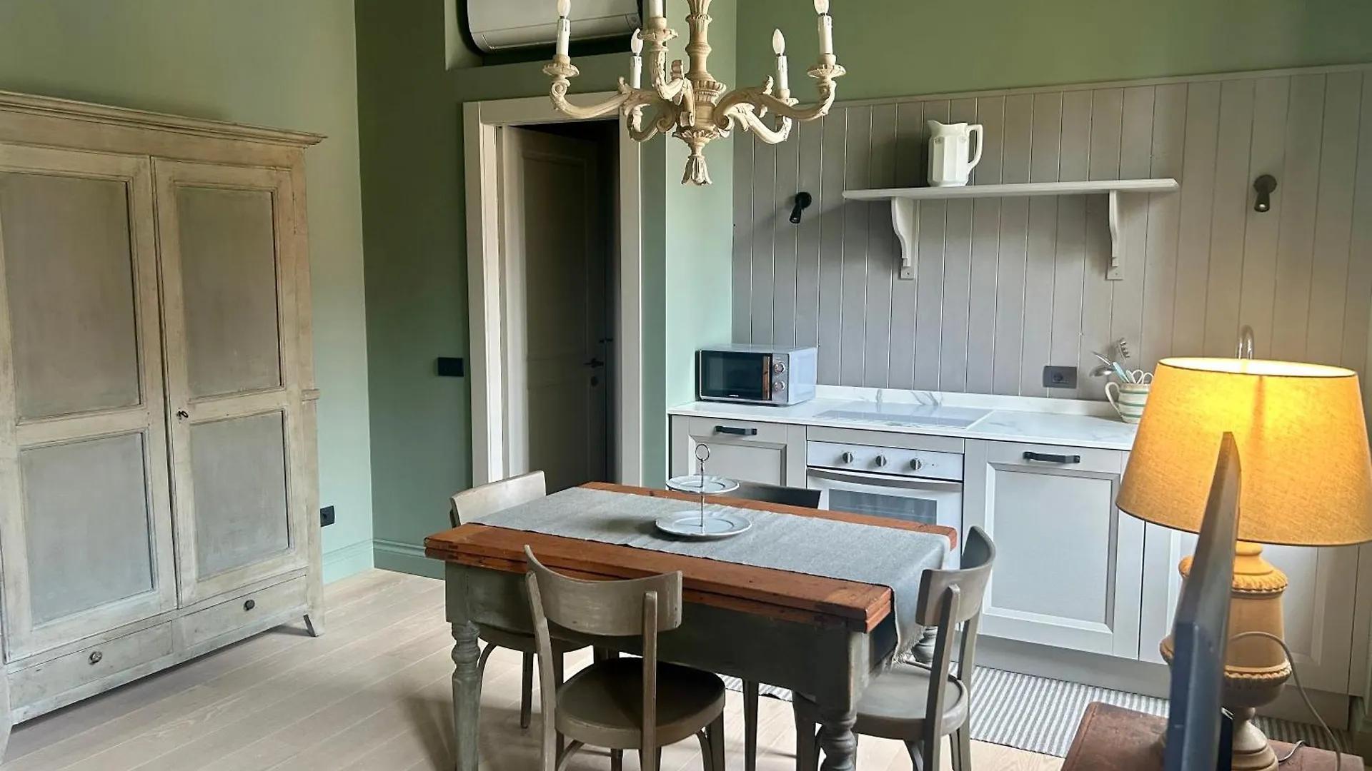 Apartment Ferienwohnung Peaceful, In The Center Of Milan Garibaldi Train Station Brera